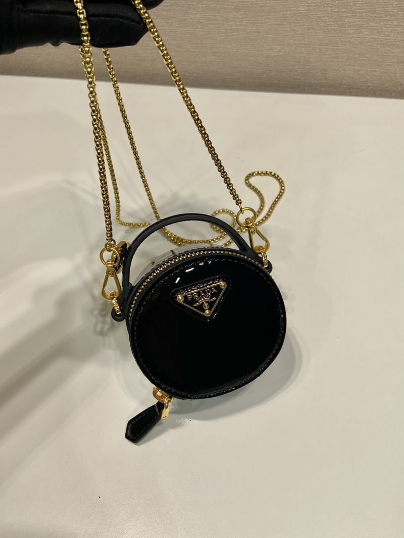 Pra*a round bags